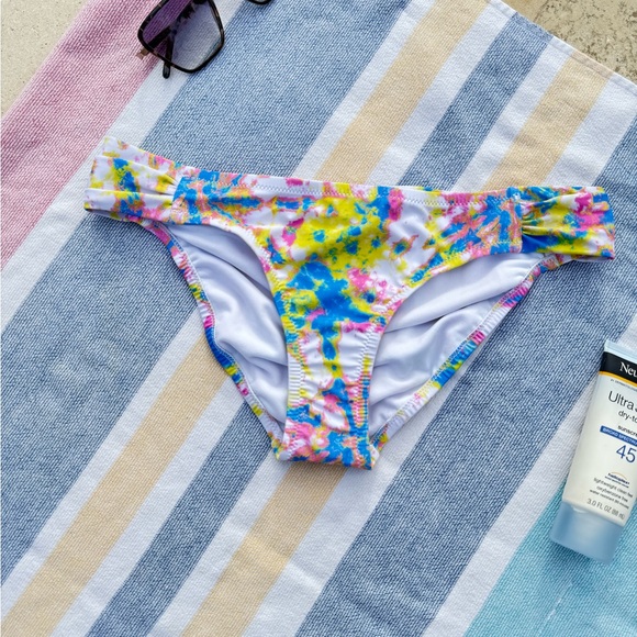 Jessica Simpson Other - *NWT, JESSICA SIMPSON Women's Yellow Tie Dye Hipster Swimsuit Bottom Sz Small